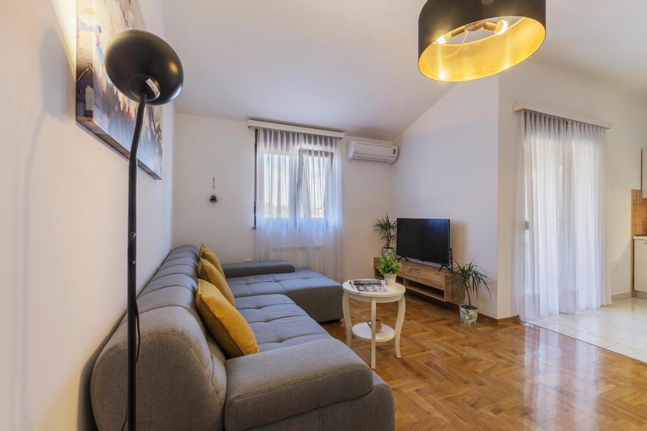 Samanta Apartment *